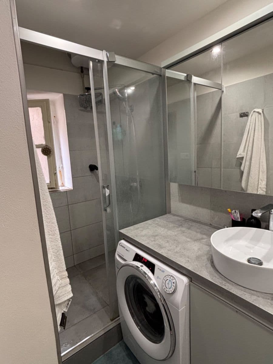Prodej bytu 2+kk 44 m², Sportovní, Praha, Praha Prodej bytu 2+kk 44 m², Sportovní, Praha, Praha