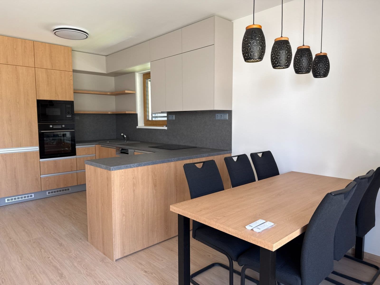 Pronájem domu 143 m², pozemek 120 m², Hubačova, Praha, Praha Pronájem domu 143 m², pozemek 120 m², Hubačova, Praha, Praha