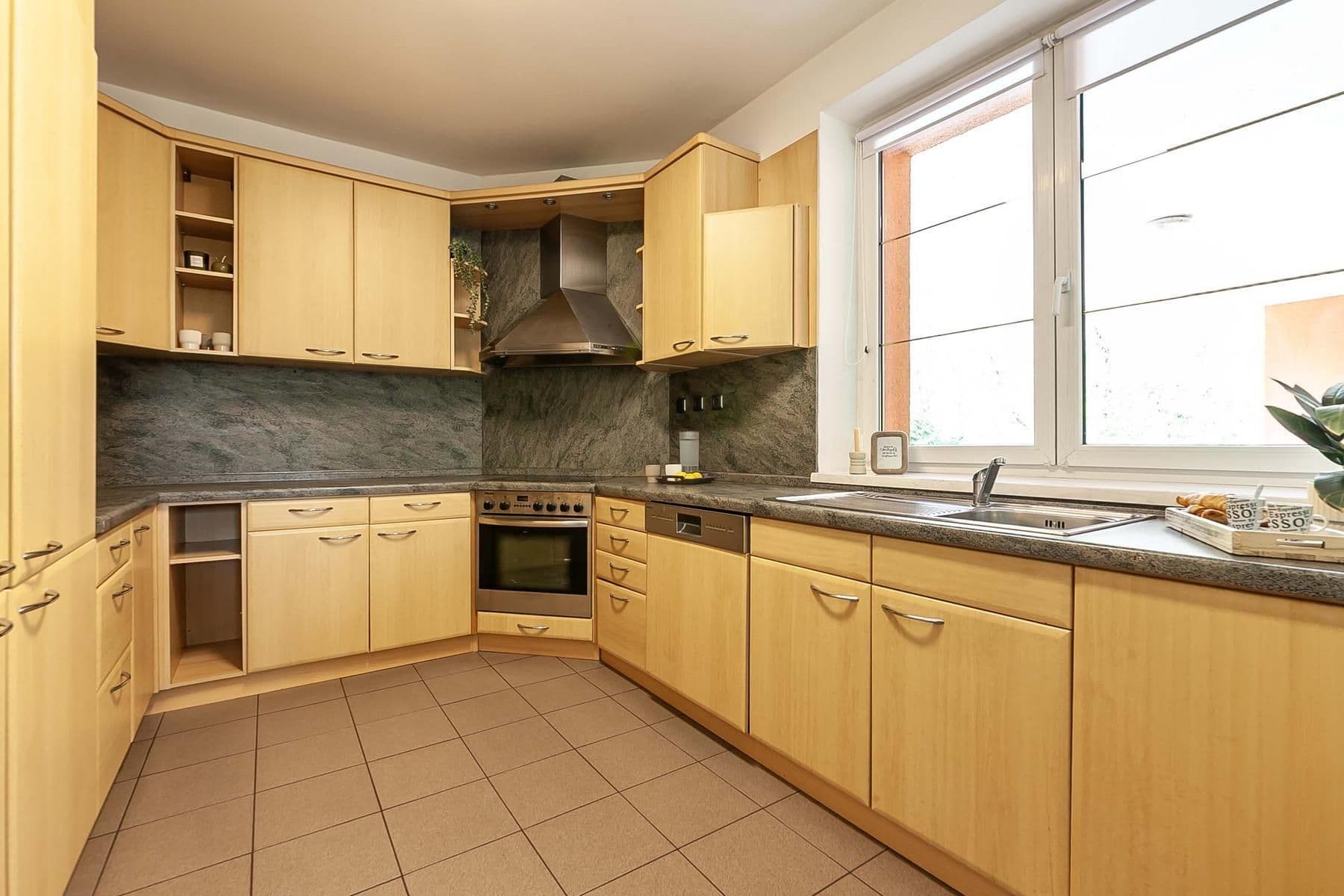 Prodej domu 243 m², pozemek 1.810 m², Nové Město nad Metují, Královéhradecký kraj Prodej domu 243 m², pozemek 1.810 m², Nové Město nad Metují, Královéhradecký kraj