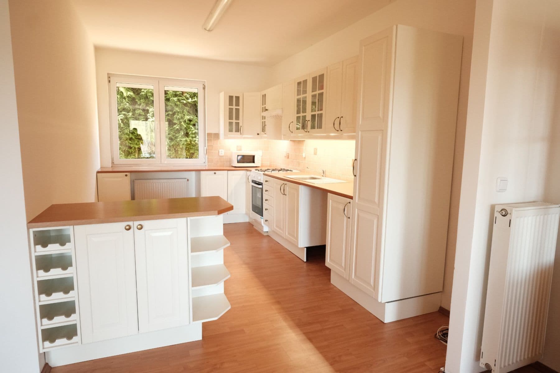 Pronájem domu 198 m², pozemek 1.038 m², Luční, Králův Dvůr, Středočeský kraj Pronájem domu 198 m², pozemek 1.038 m², Luční, Králův Dvůr, Středočeský kraj