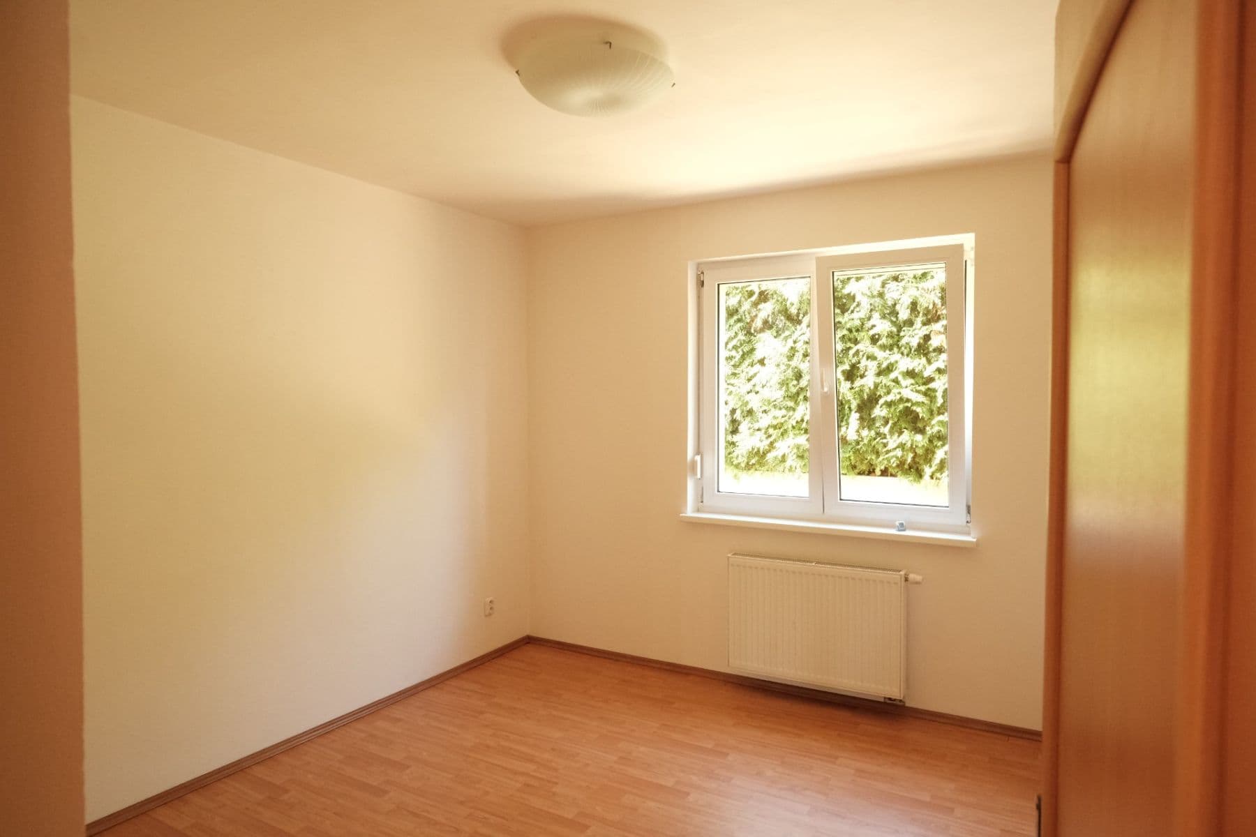 Pronájem domu 198 m², pozemek 1.038 m², Luční, Králův Dvůr, Středočeský kraj Pronájem domu 198 m², pozemek 1.038 m², Luční, Králův Dvůr, Středočeský kraj
