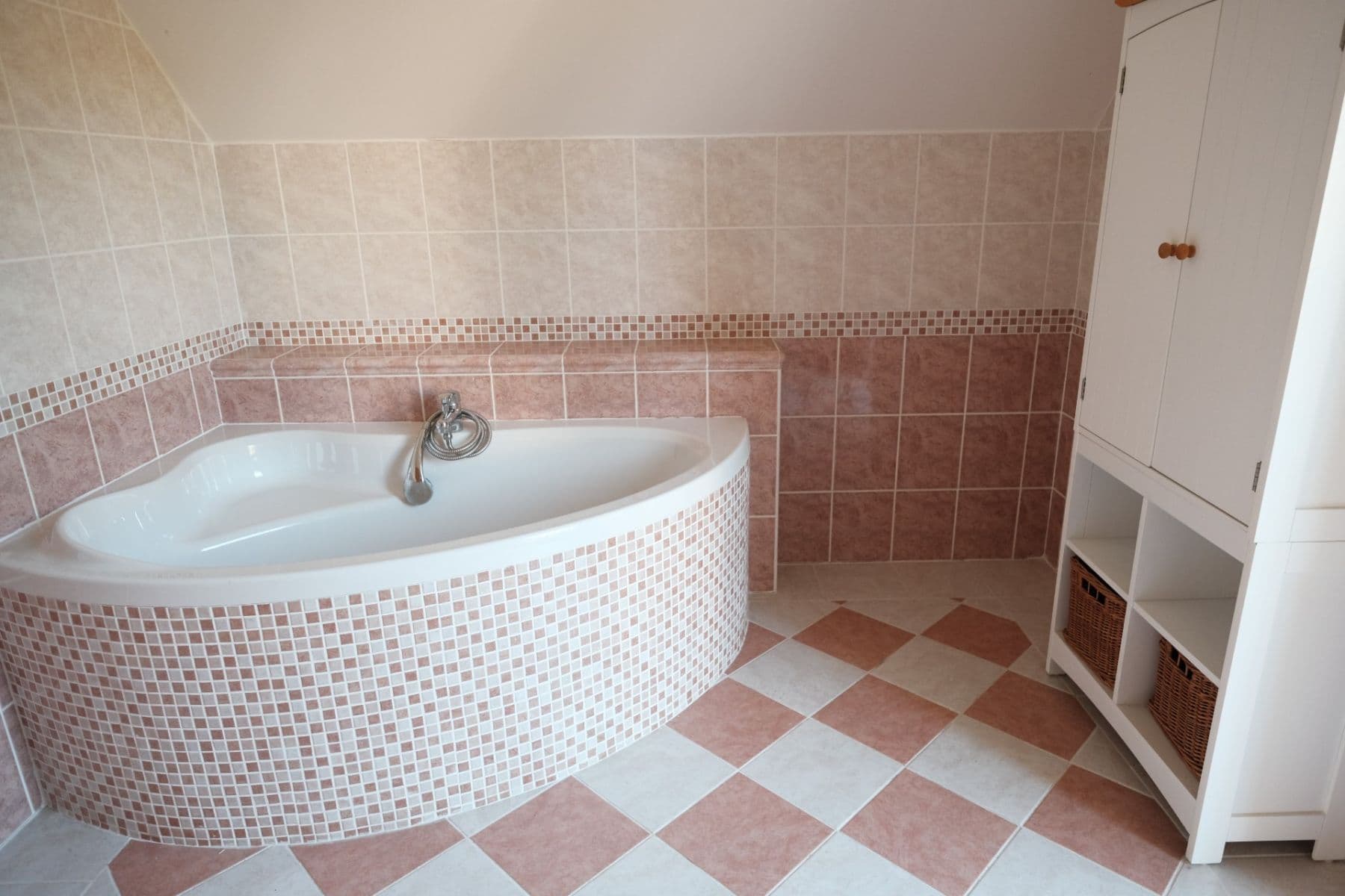 Pronájem domu 198 m², pozemek 1.038 m², Luční, Králův Dvůr, Středočeský kraj Pronájem domu 198 m², pozemek 1.038 m², Luční, Králův Dvůr, Středočeský kraj
