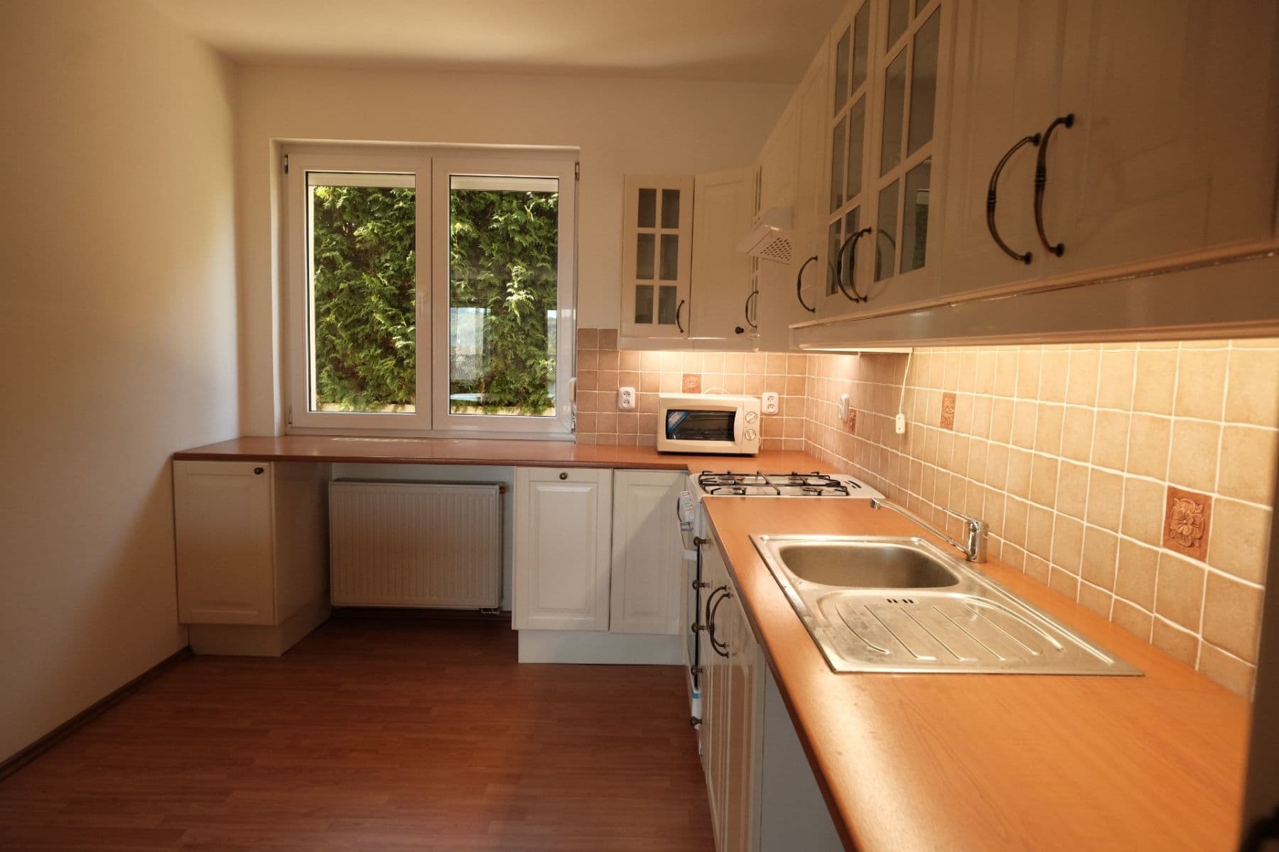 Pronájem domu 198 m², pozemek 1.038 m², Luční, Králův Dvůr, Středočeský kraj Pronájem domu 198 m², pozemek 1.038 m², Luční, Králův Dvůr, Středočeský kraj