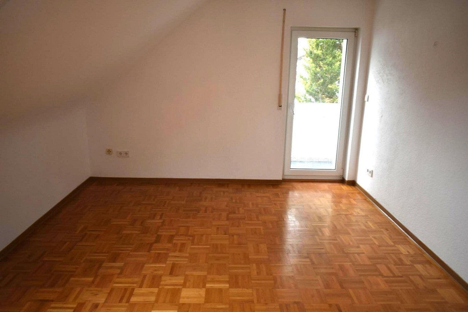 Pronájem bytu 3+kk 64 m², Schiltacher Straße 18, Stuttgart, Bádensko-Württembersko Pronájem bytu 3+kk 64 m², Schiltacher Straße 18, Stuttgart, Bádensko-Württembersko