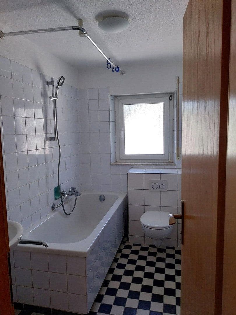 Pronájem bytu 3+kk 64 m², Schiltacher Straße 18, Stuttgart, Bádensko-Württembersko Pronájem bytu 3+kk 64 m², Schiltacher Straße 18, Stuttgart, Bádensko-Württembersko