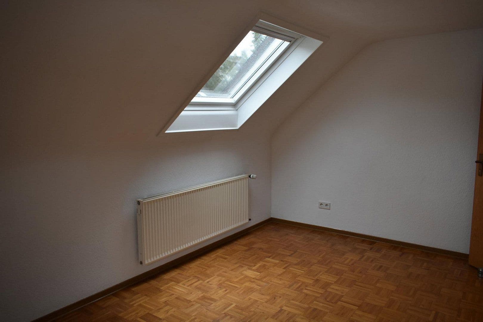 Pronájem bytu 3+kk 64 m², Schiltacher Straße 18, Stuttgart, Bádensko-Württembersko Pronájem bytu 3+kk 64 m², Schiltacher Straße 18, Stuttgart, Bádensko-Württembersko
