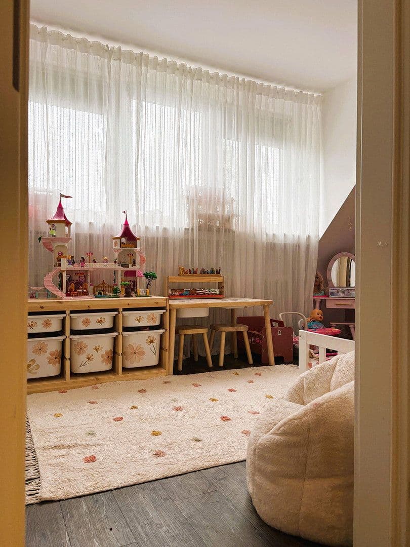 Prodej bytu 4+kk 113 m², Essen-Haarzopf, Severní Porýní-Vestfálsko Prodej bytu 4+kk 113 m², Essen-Haarzopf, Severní Porýní-Vestfálsko