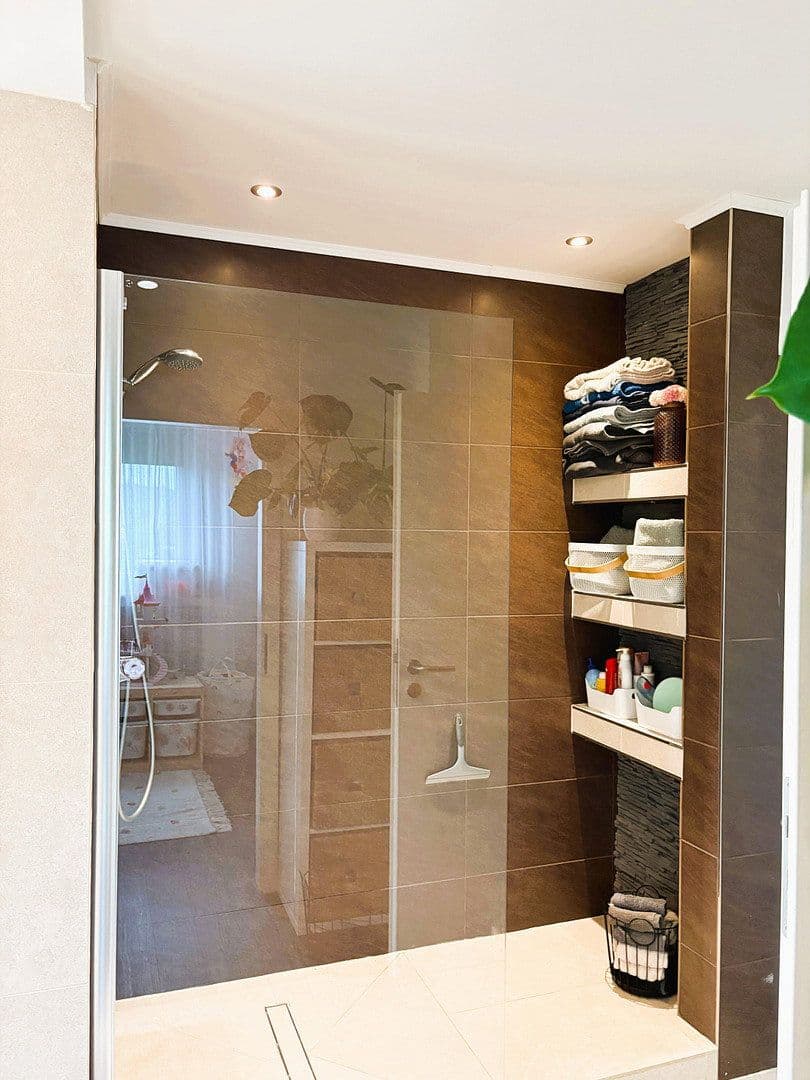 Prodej bytu 4+kk 113 m², Essen-Haarzopf, Severní Porýní-Vestfálsko Prodej bytu 4+kk 113 m², Essen-Haarzopf, Severní Porýní-Vestfálsko