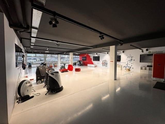 Prodej nebytového prostoru 6.072 m², Leipheim, Bavorsko Prodej nebytového prostoru 6.072 m², Leipheim, Bavorsko