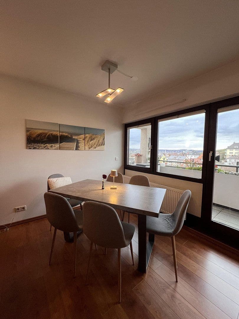 Prodej bytu 3+1 84 m², Stuttgart, Bádensko-Württembersko Prodej bytu 3+1 84 m², Stuttgart, Bádensko-Württembersko