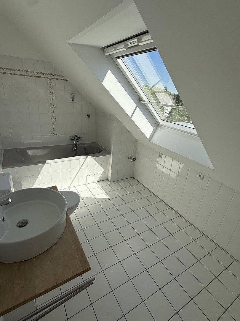 Prodej bytu 3+1 79 m², Karlstr. 5a, Langenfeld (Rheinland), Severní Porýní-Vestfálsko Prodej bytu 3+1 79 m², Karlstr. 5a, Langenfeld (Rheinland), Severní Porýní-Vestfálsko