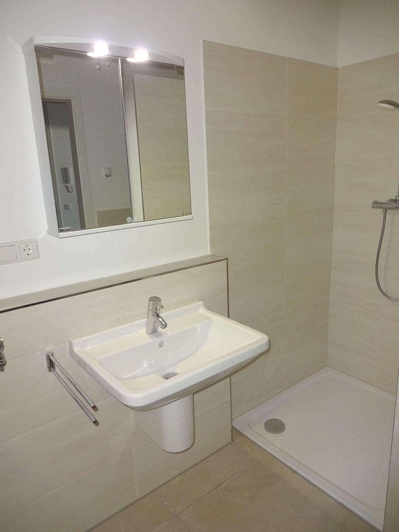 Pronájem bytu 2+1 55 m², Mottenstr., Oldenburg, Dolní Sasko Pronájem bytu 2+1 55 m², Mottenstr., Oldenburg, Dolní Sasko