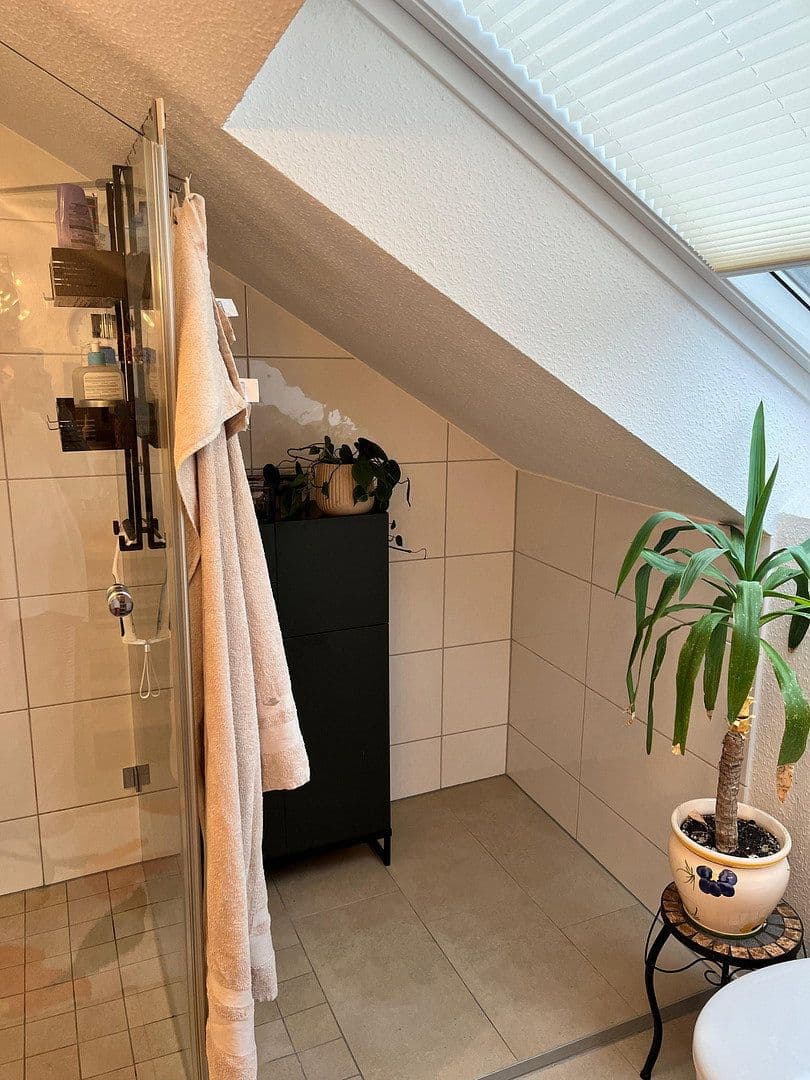 Pronájem bytu 3+1 55 m², Saarbrücken, Země Sársko Pronájem bytu 3+1 55 m², Saarbrücken, Země Sársko