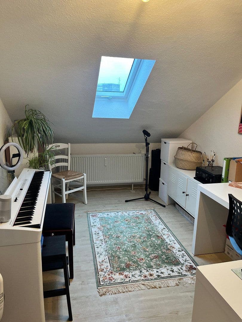 Pronájem bytu 3+1 55 m², Saarbrücken, Země Sársko Pronájem bytu 3+1 55 m², Saarbrücken, Země Sársko