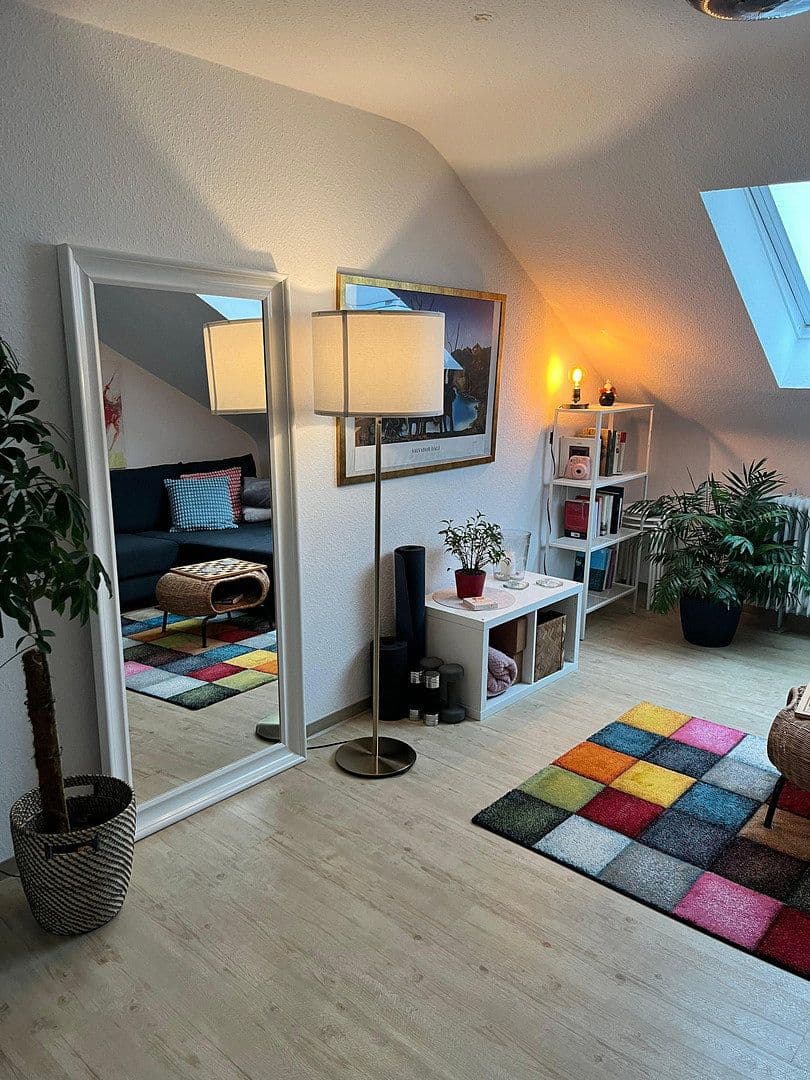 Pronájem bytu 3+1 55 m², Saarbrücken, Země Sársko Pronájem bytu 3+1 55 m², Saarbrücken, Země Sársko