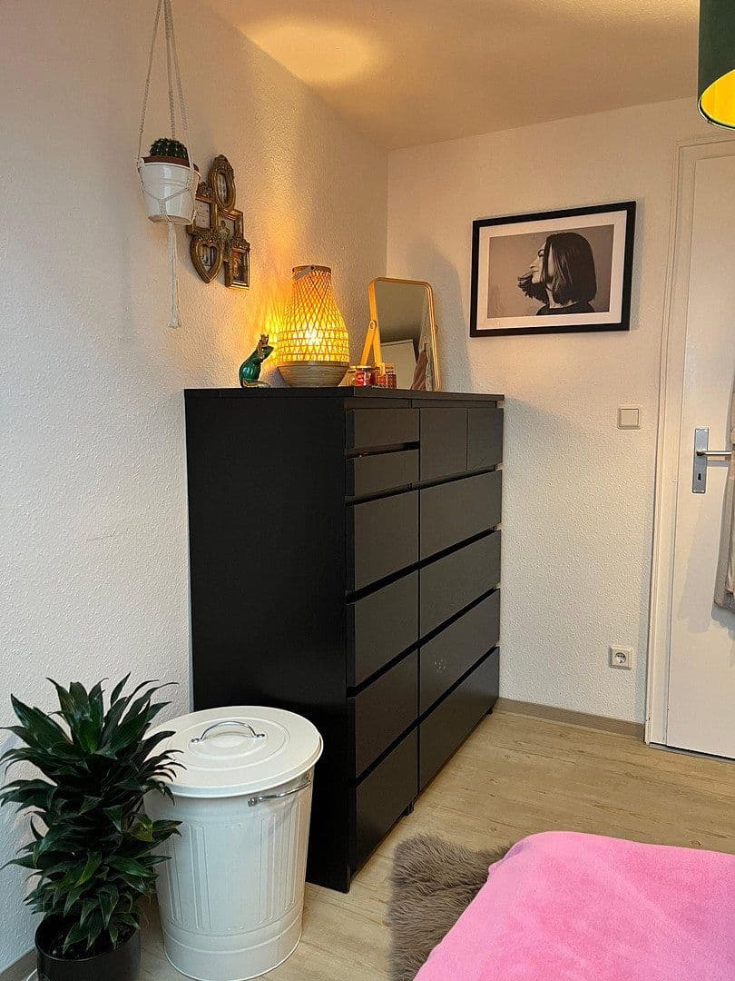 Pronájem bytu 3+1 55 m², Saarbrücken, Země Sársko Pronájem bytu 3+1 55 m², Saarbrücken, Země Sársko