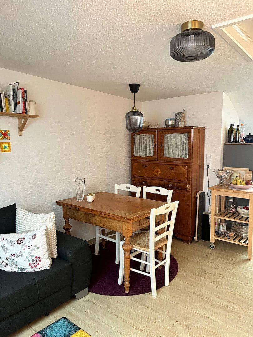 Pronájem bytu 3+1 55 m², Saarbrücken, Země Sársko Pronájem bytu 3+1 55 m², Saarbrücken, Země Sársko
