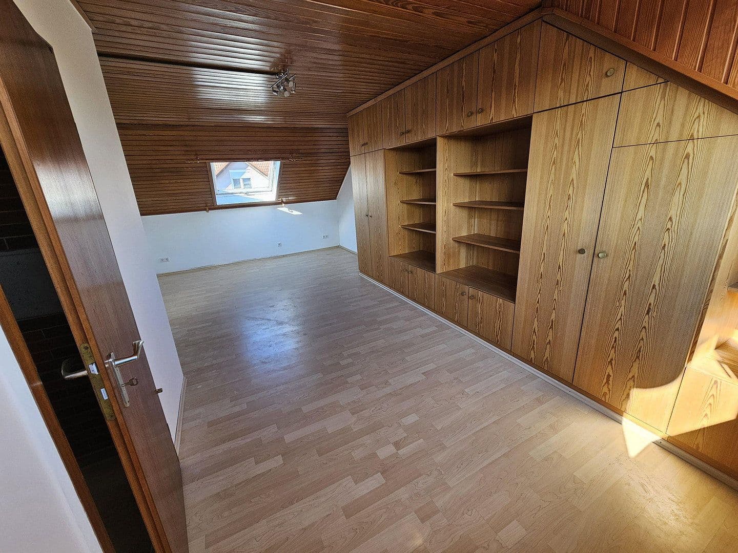 Pronájem bytu 4+1 120 m², Stutensee, Bádensko-Württembersko Pronájem bytu 4+1 120 m², Stutensee, Bádensko-Württembersko