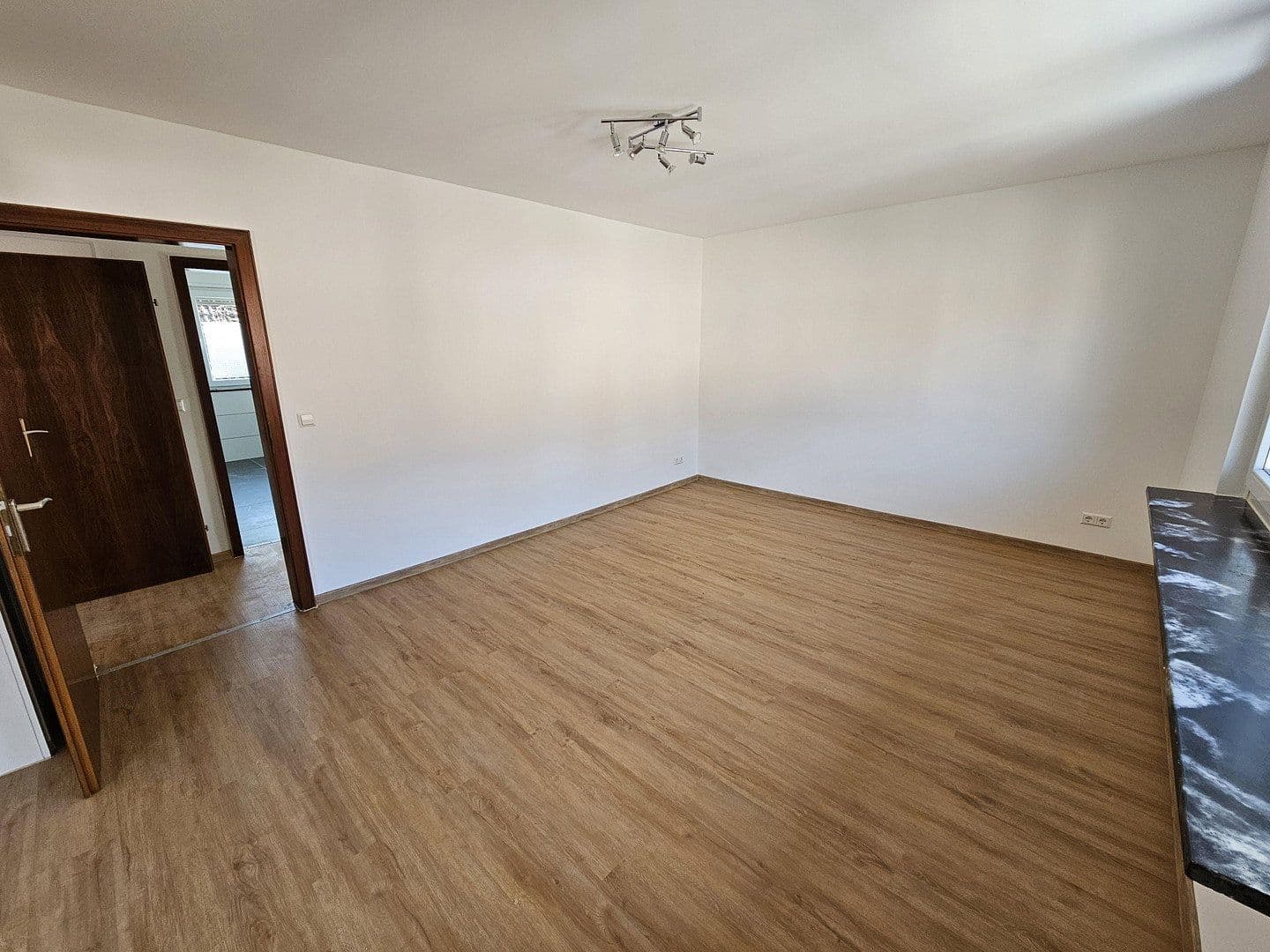 Pronájem bytu 4+1 120 m², Stutensee, Bádensko-Württembersko Pronájem bytu 4+1 120 m², Stutensee, Bádensko-Württembersko