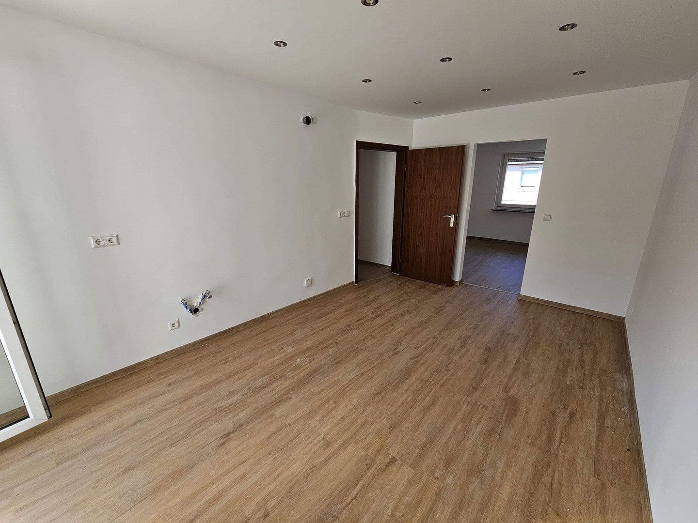 Pronájem bytu 4+1 120 m², Stutensee, Bádensko-Württembersko Pronájem bytu 4+1 120 m², Stutensee, Bádensko-Württembersko