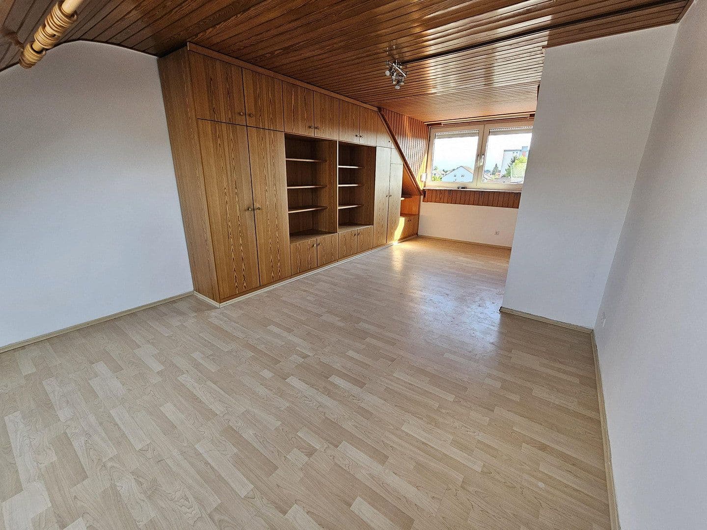 Pronájem bytu 4+1 120 m², Stutensee, Bádensko-Württembersko Pronájem bytu 4+1 120 m², Stutensee, Bádensko-Württembersko