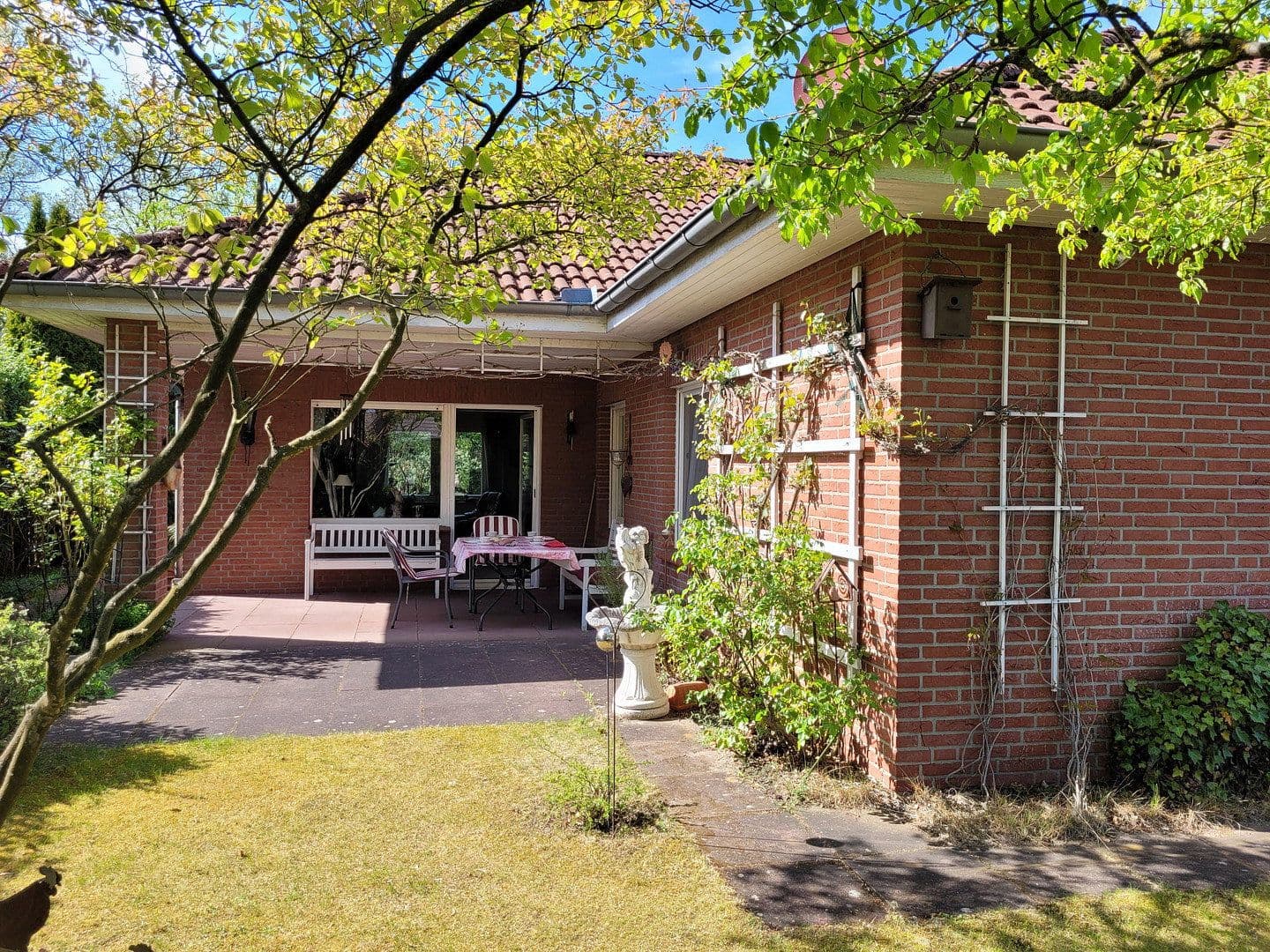 Prodej domu 125 m², pozemek 896 m², Lachendorf, Dolní Sasko Prodej domu 125 m², pozemek 896 m², Lachendorf, Dolní Sasko