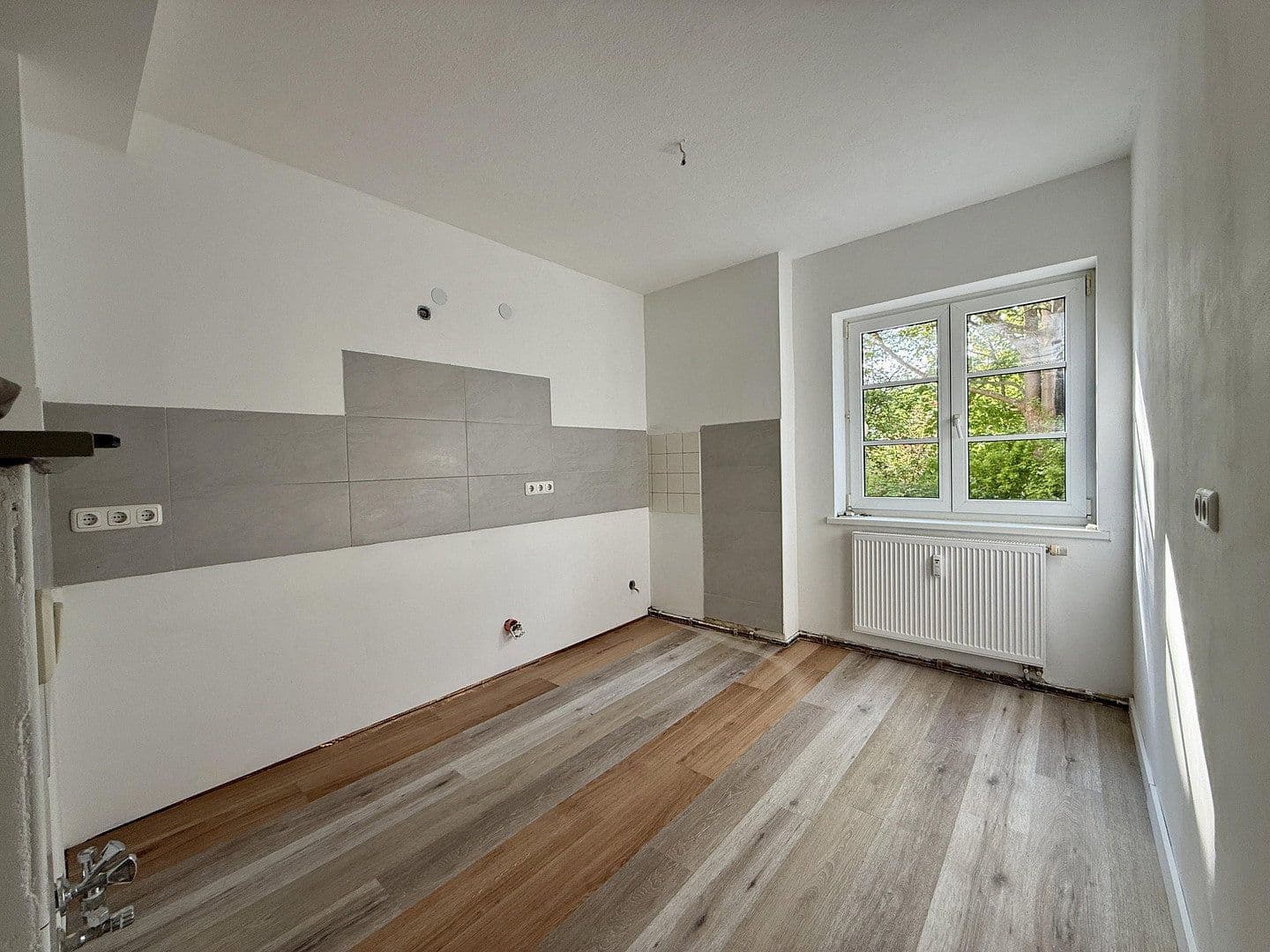 Pronájem bytu 3+1 64 m², Alter Reichenbacherstr. 16, Plauen, Sasko Pronájem bytu 3+1 64 m², Alter Reichenbacherstr. 16, Plauen, Sasko
