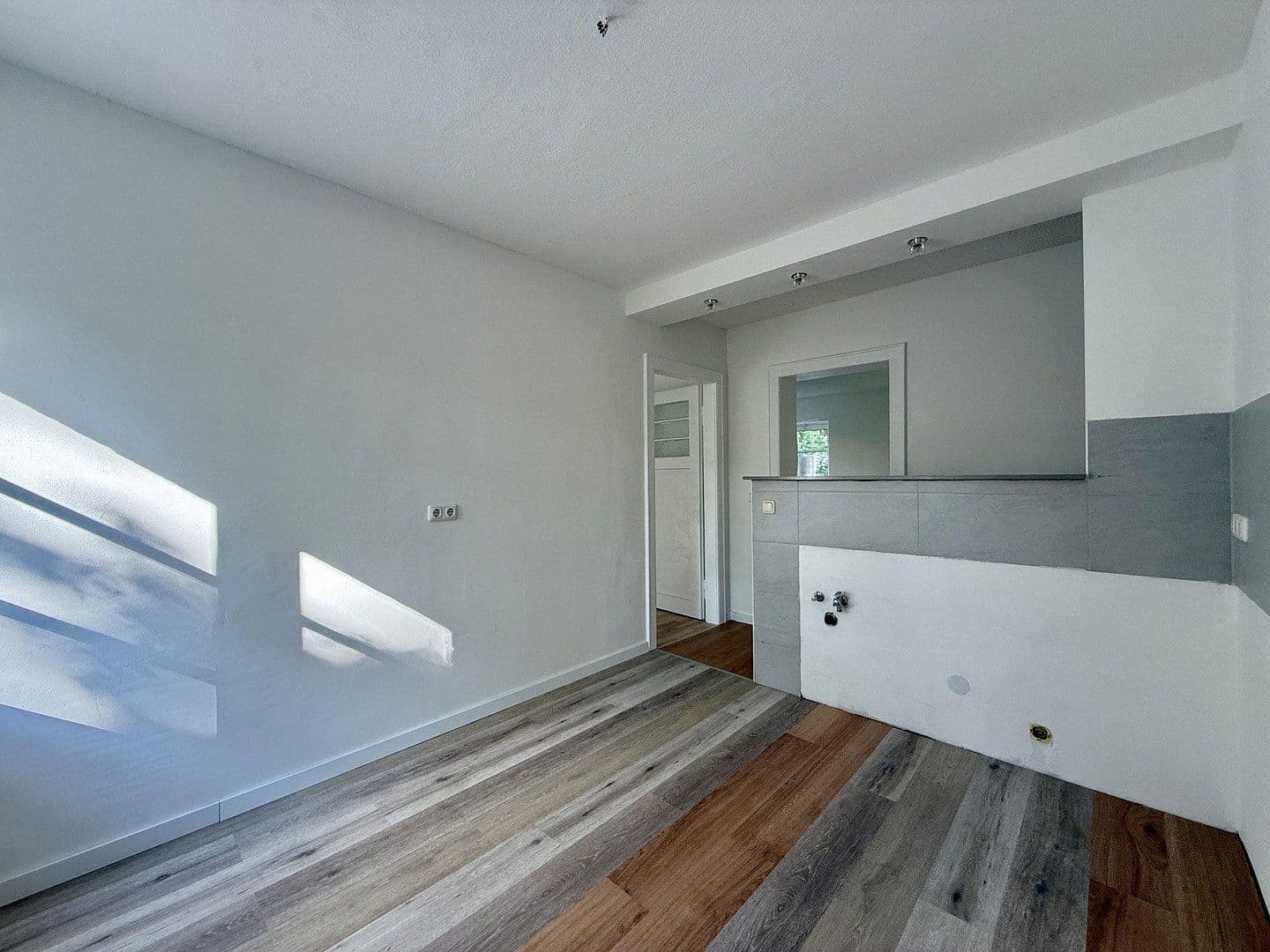 Pronájem bytu 3+1 64 m², Alter Reichenbacherstr. 16, Plauen, Sasko Pronájem bytu 3+1 64 m², Alter Reichenbacherstr. 16, Plauen, Sasko