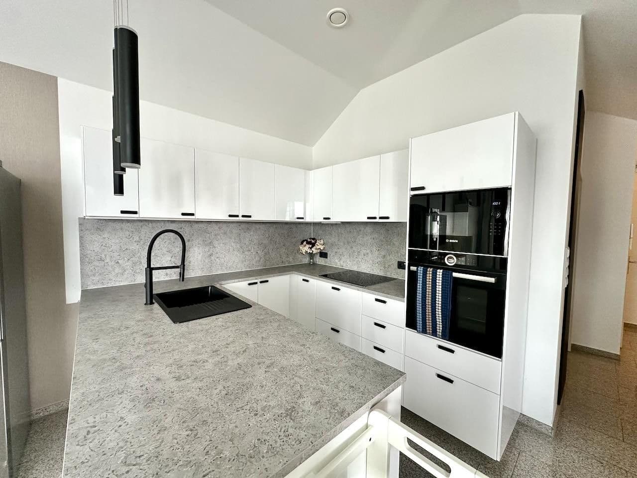 Pronájem bytu 3+1 110 m², Elisabeth-Flöge-Str. 2, Sarstedt, Dolní Sasko Pronájem bytu 3+1 110 m², Elisabeth-Flöge-Str. 2, Sarstedt, Dolní Sasko