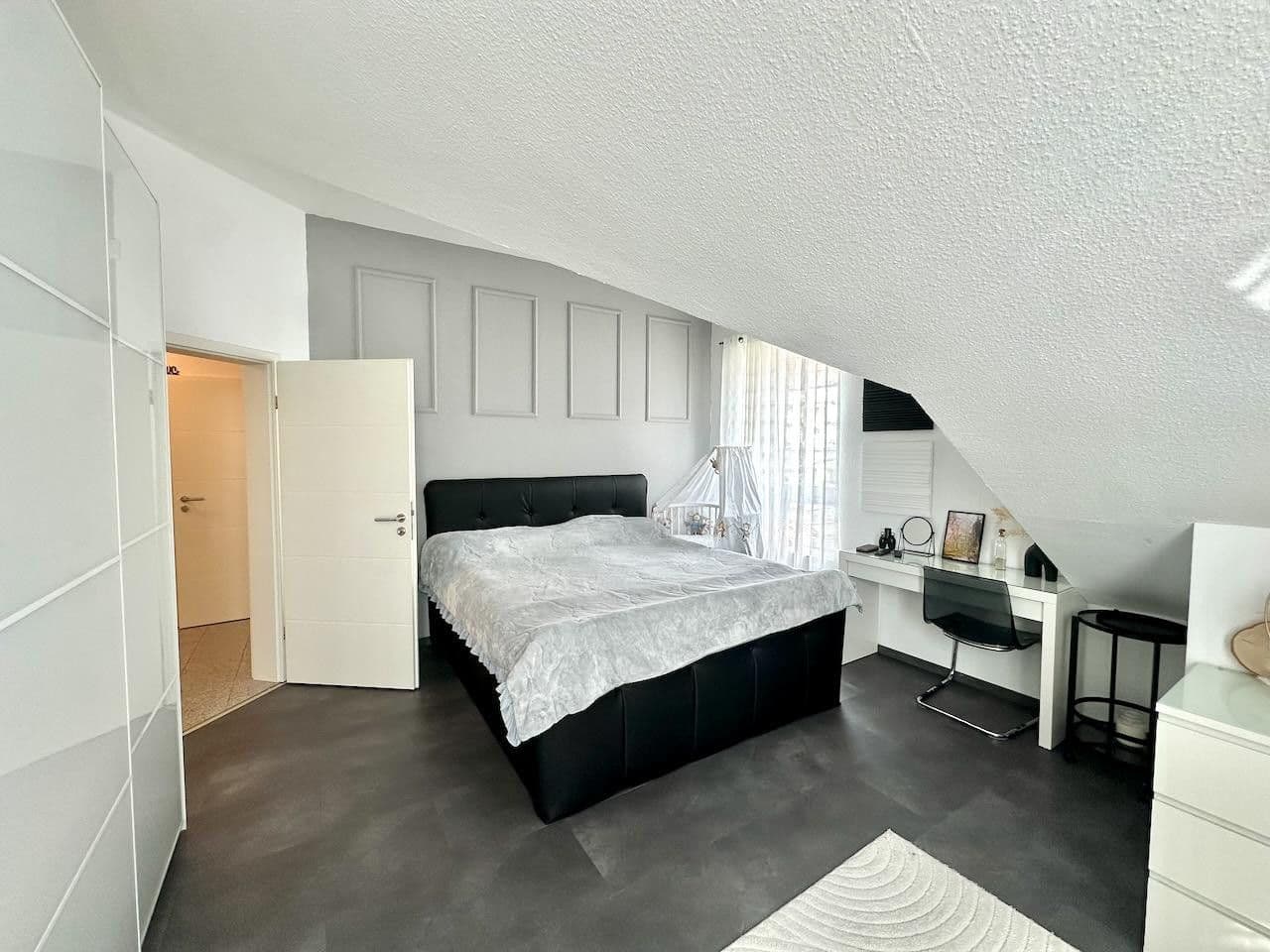 Pronájem bytu 3+1 110 m², Elisabeth-Flöge-Str. 2, Sarstedt, Dolní Sasko Pronájem bytu 3+1 110 m², Elisabeth-Flöge-Str. 2, Sarstedt, Dolní Sasko