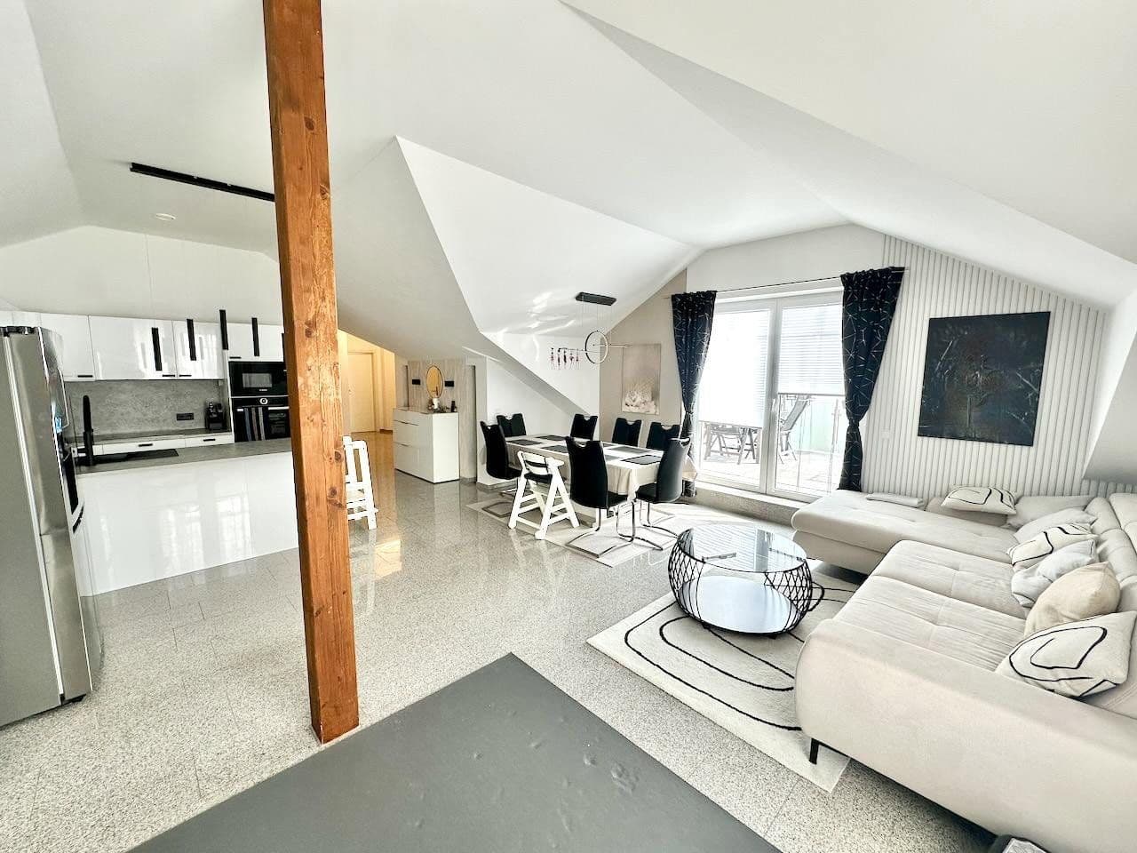 Pronájem bytu 3+1 110 m², Elisabeth-Flöge-Str. 2, Sarstedt, Dolní Sasko Pronájem bytu 3+1 110 m², Elisabeth-Flöge-Str. 2, Sarstedt, Dolní Sasko