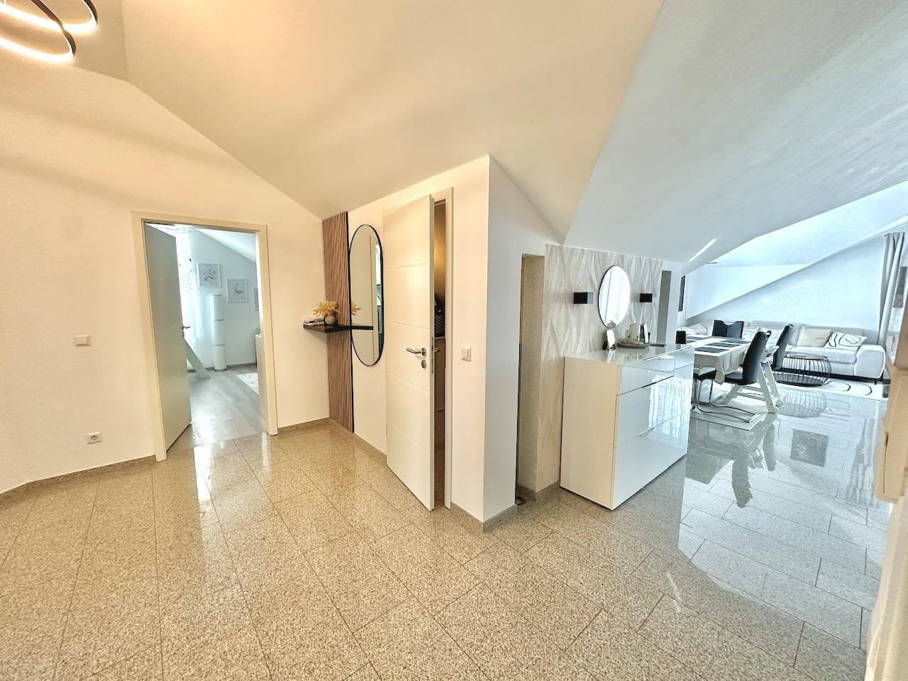 Pronájem bytu 3+1 110 m², Elisabeth-Flöge-Str. 2, Sarstedt, Dolní Sasko Pronájem bytu 3+1 110 m², Elisabeth-Flöge-Str. 2, Sarstedt, Dolní Sasko