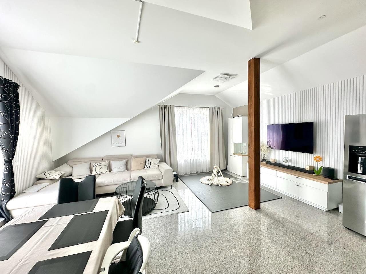 Pronájem bytu 3+1 110 m², Elisabeth-Flöge-Str. 2, Sarstedt, Dolní Sasko Pronájem bytu 3+1 110 m², Elisabeth-Flöge-Str. 2, Sarstedt, Dolní Sasko
