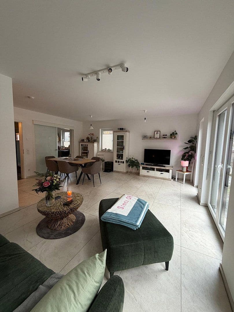 Pronájem domu 151 m², pozemek 500 m², Berlin, Berlín Pronájem domu 151 m², pozemek 500 m², Berlin, Berlín