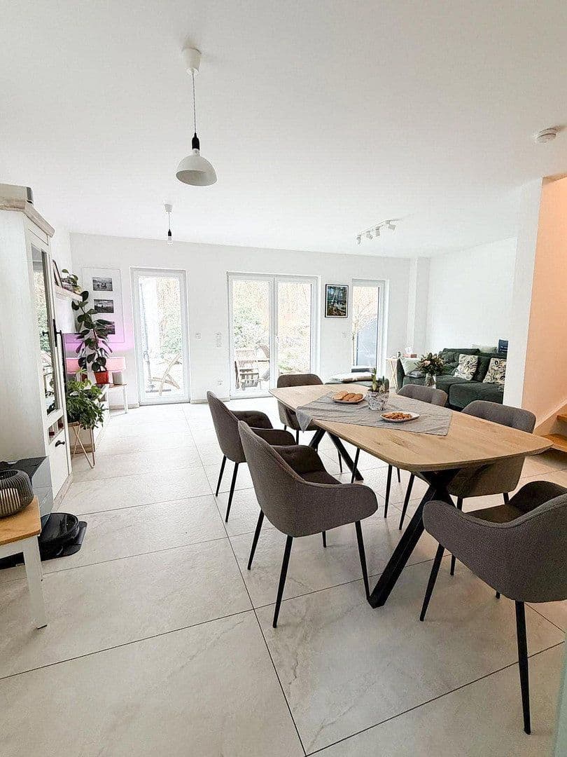 Pronájem domu 151 m², pozemek 500 m², Berlin, Berlín Pronájem domu 151 m², pozemek 500 m², Berlin, Berlín
