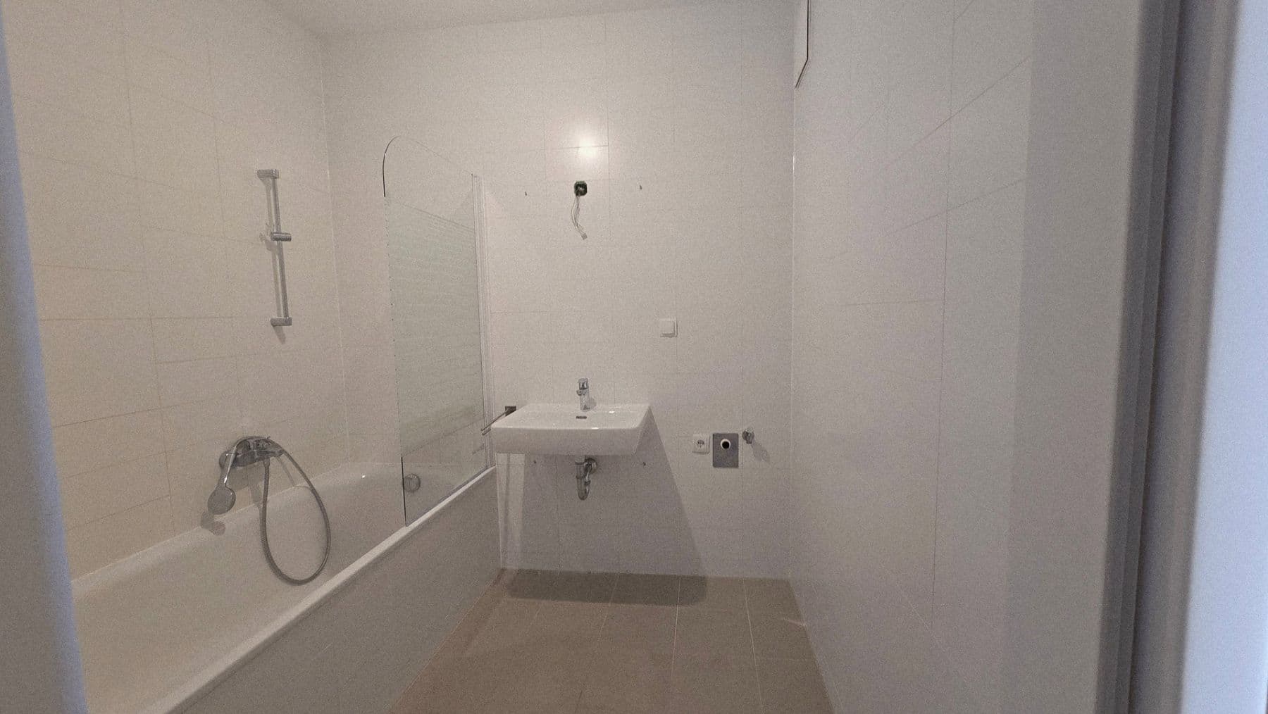 Pronájem bytu 2+1 70 m², Ferdinand-Platzer-Gasse 8-10, Wien, Wien Pronájem bytu 2+1 70 m², Ferdinand-Platzer-Gasse 8-10, Wien, Wien