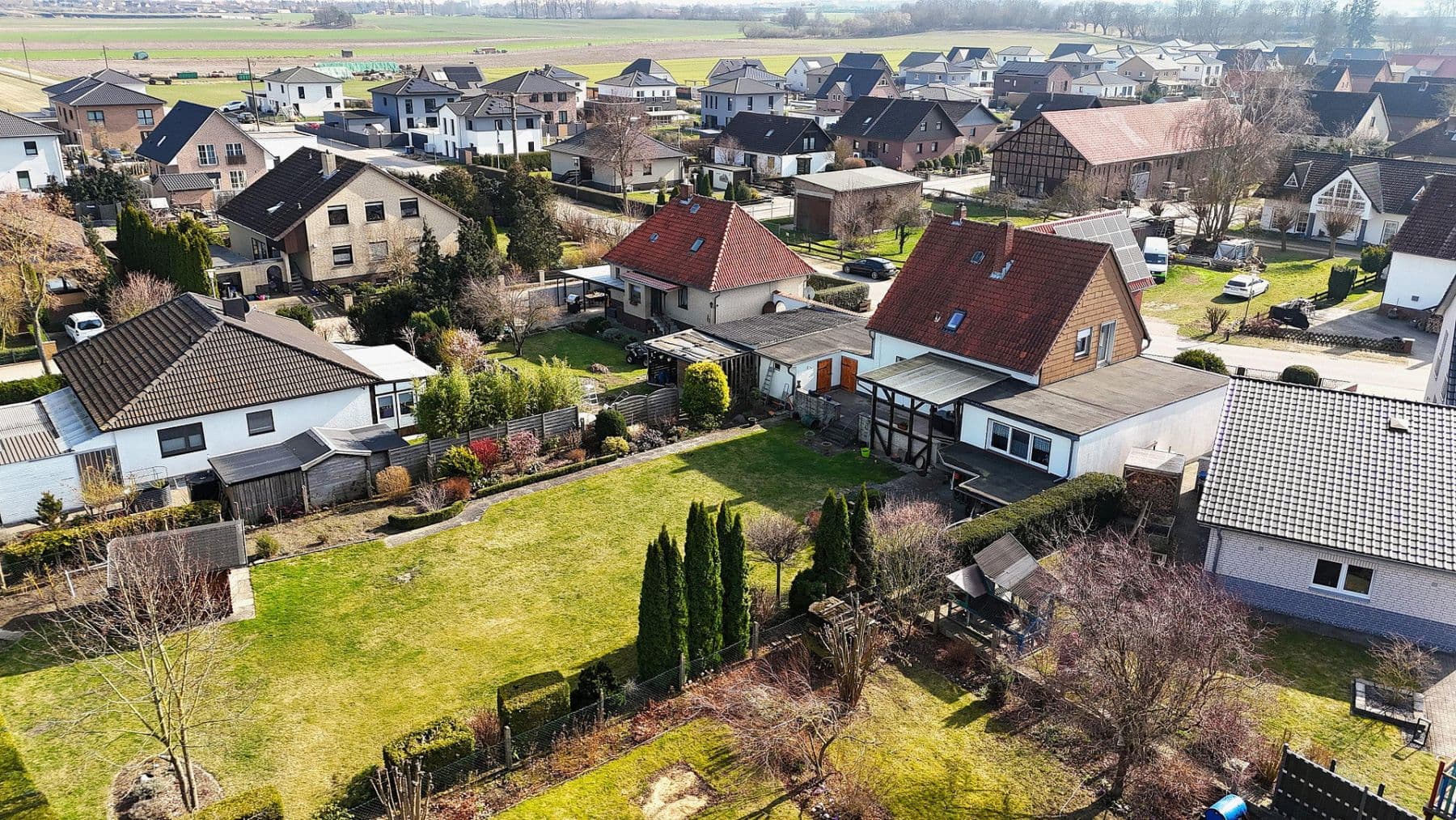 Prodej domu 202 m², pozemek 1.087 m², Königslutter am Elm, Dolní Sasko Prodej domu 202 m², pozemek 1.087 m², Königslutter am Elm, Dolní Sasko