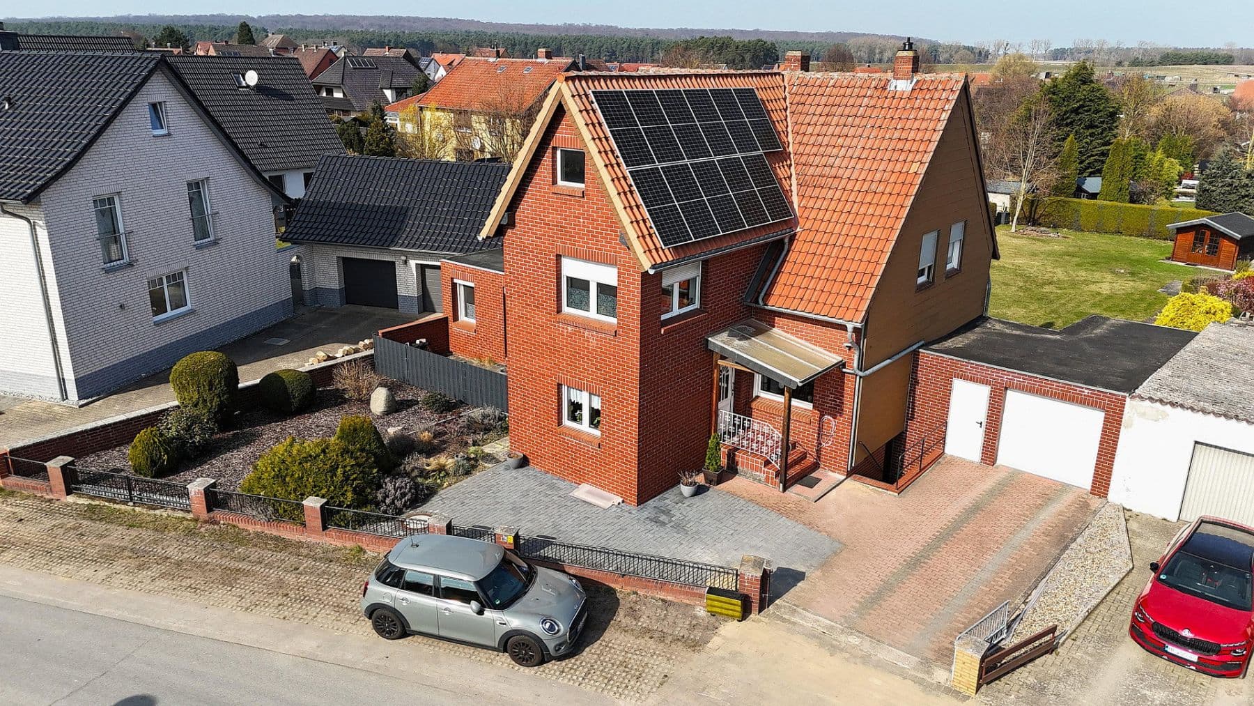 Prodej domu 202 m², pozemek 1.087 m², Königslutter am Elm, Dolní Sasko Prodej domu 202 m², pozemek 1.087 m², Königslutter am Elm, Dolní Sasko