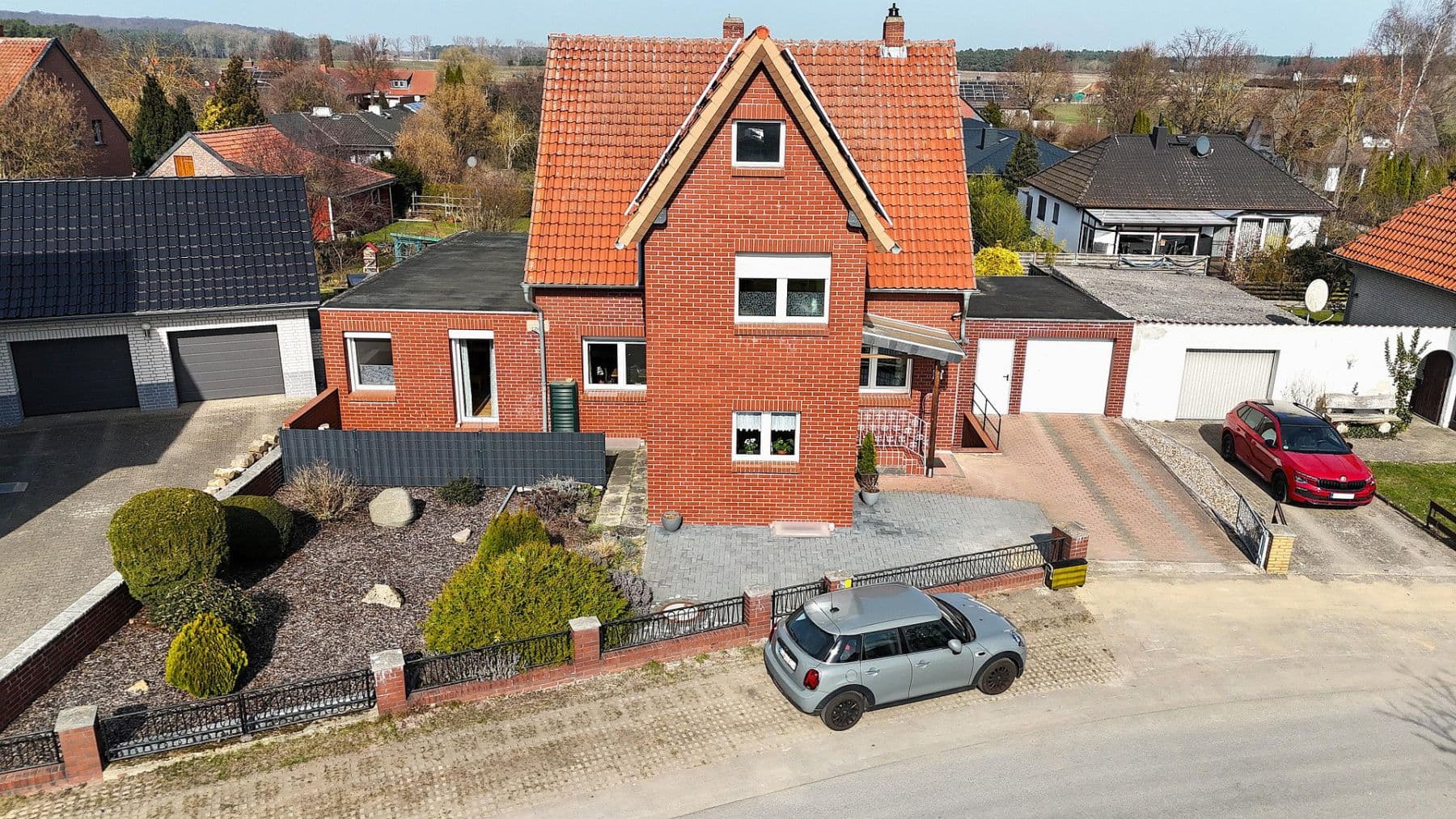 Prodej domu 202 m², pozemek 1.087 m², Königslutter am Elm, Dolní Sasko Prodej domu 202 m², pozemek 1.087 m², Königslutter am Elm, Dolní Sasko