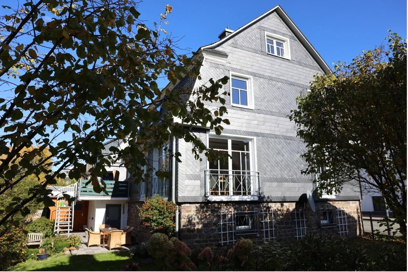 Prodej domu 156 m², pozemek 385 m², Bad Berleburg, Severní Porýní-Vestfálsko Prodej domu 156 m², pozemek 385 m², Bad Berleburg, Severní Porýní-Vestfálsko