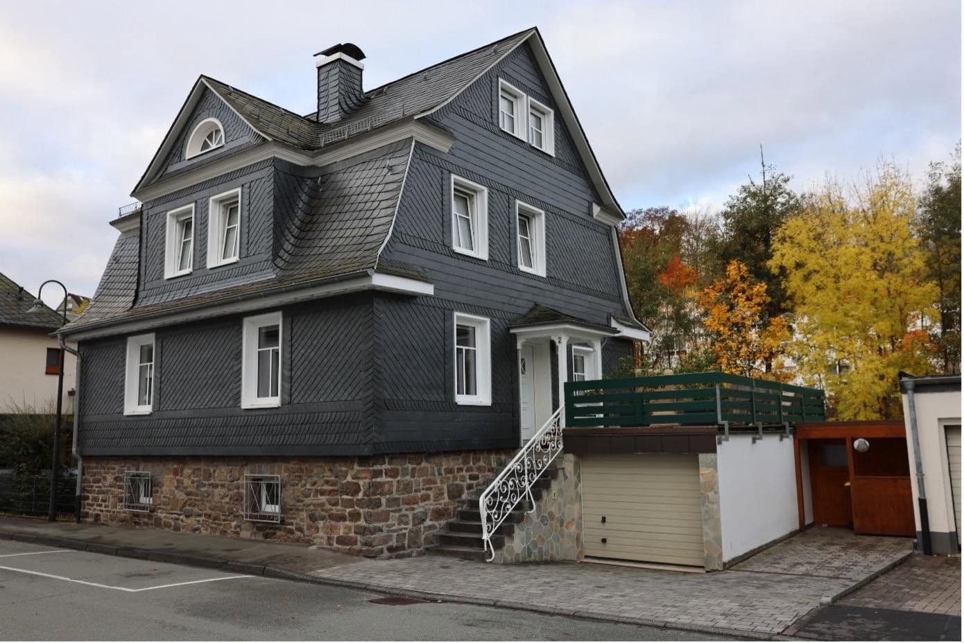 Prodej domu 156 m², pozemek 385 m², Bad Berleburg, Severní Porýní-Vestfálsko Prodej domu 156 m², pozemek 385 m², Bad Berleburg, Severní Porýní-Vestfálsko
