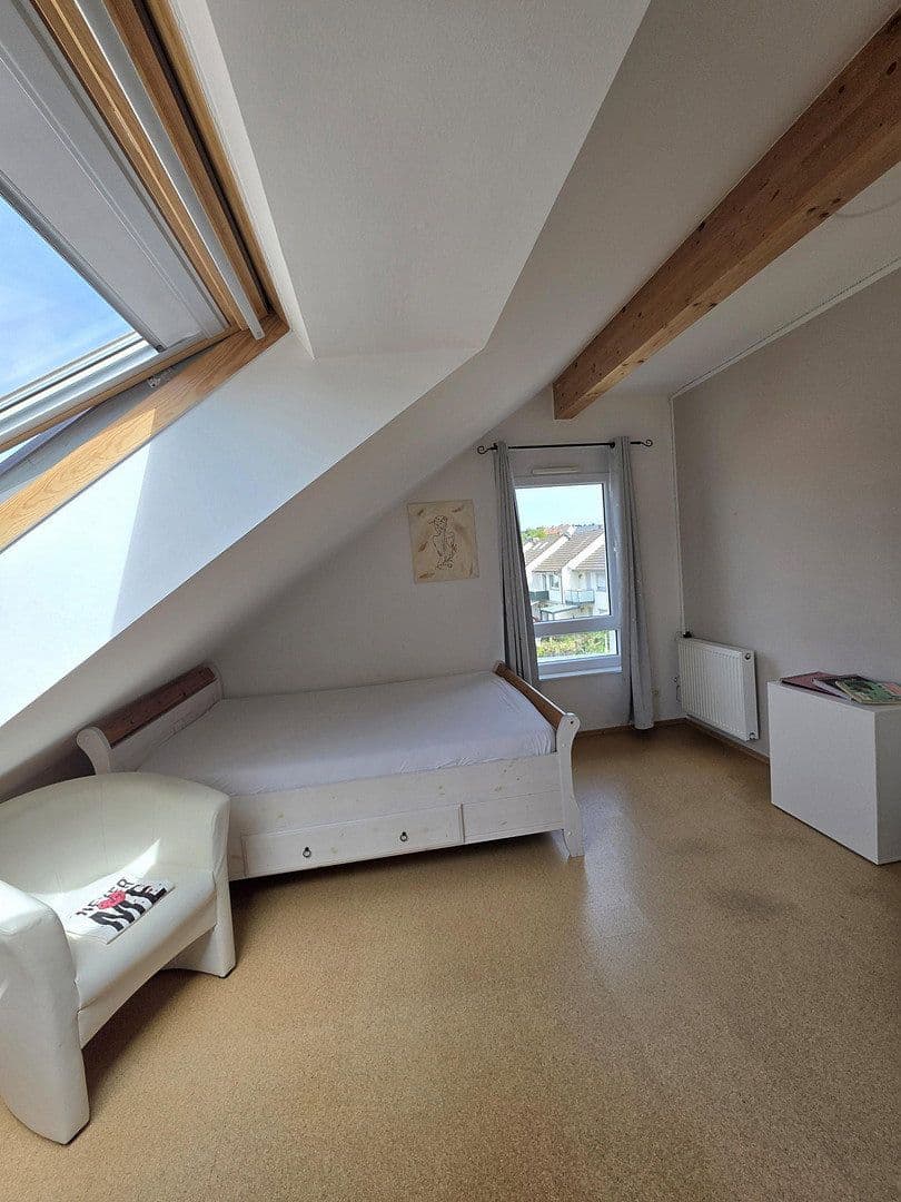 Prodej domu 141 m², pozemek 280 m², Kriftel, Hessen Prodej domu 141 m², pozemek 280 m², Kriftel, Hessen
