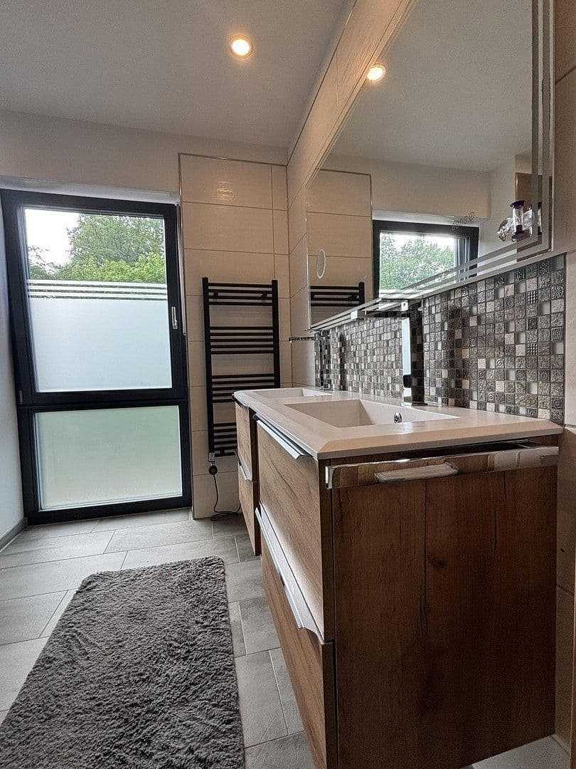 Prodej domu 148 m², pozemek 376 m², Ennepetal, Severní Porýní-Vestfálsko Prodej domu 148 m², pozemek 376 m², Ennepetal, Severní Porýní-Vestfálsko