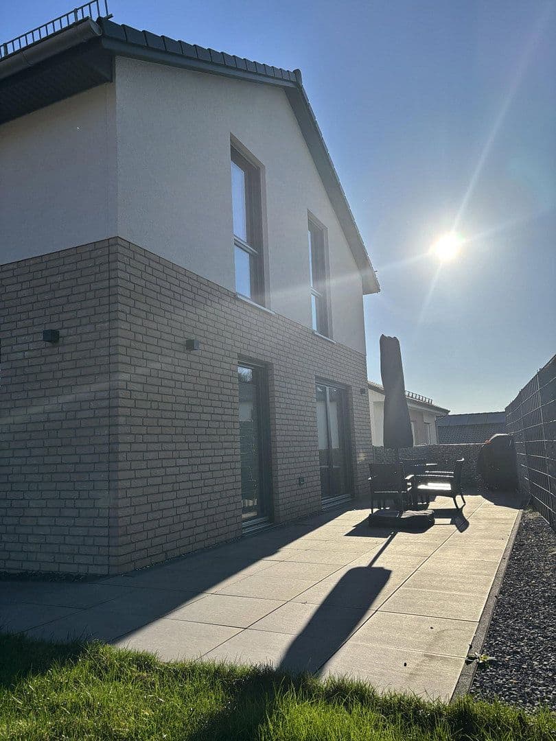 Prodej domu 148 m², pozemek 376 m², Ennepetal, Severní Porýní-Vestfálsko Prodej domu 148 m², pozemek 376 m², Ennepetal, Severní Porýní-Vestfálsko