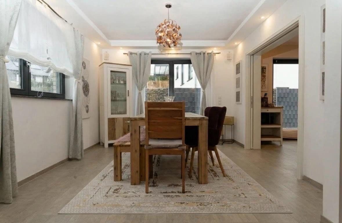 Prodej domu 148 m², pozemek 376 m², Ennepetal, Severní Porýní-Vestfálsko Prodej domu 148 m², pozemek 376 m², Ennepetal, Severní Porýní-Vestfálsko