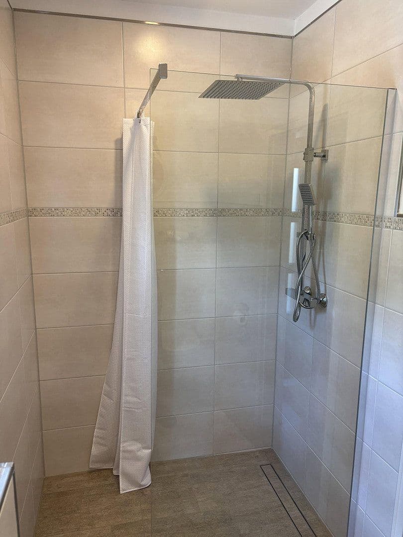 Prodej domu 148 m², pozemek 376 m², Ennepetal, Severní Porýní-Vestfálsko Prodej domu 148 m², pozemek 376 m², Ennepetal, Severní Porýní-Vestfálsko