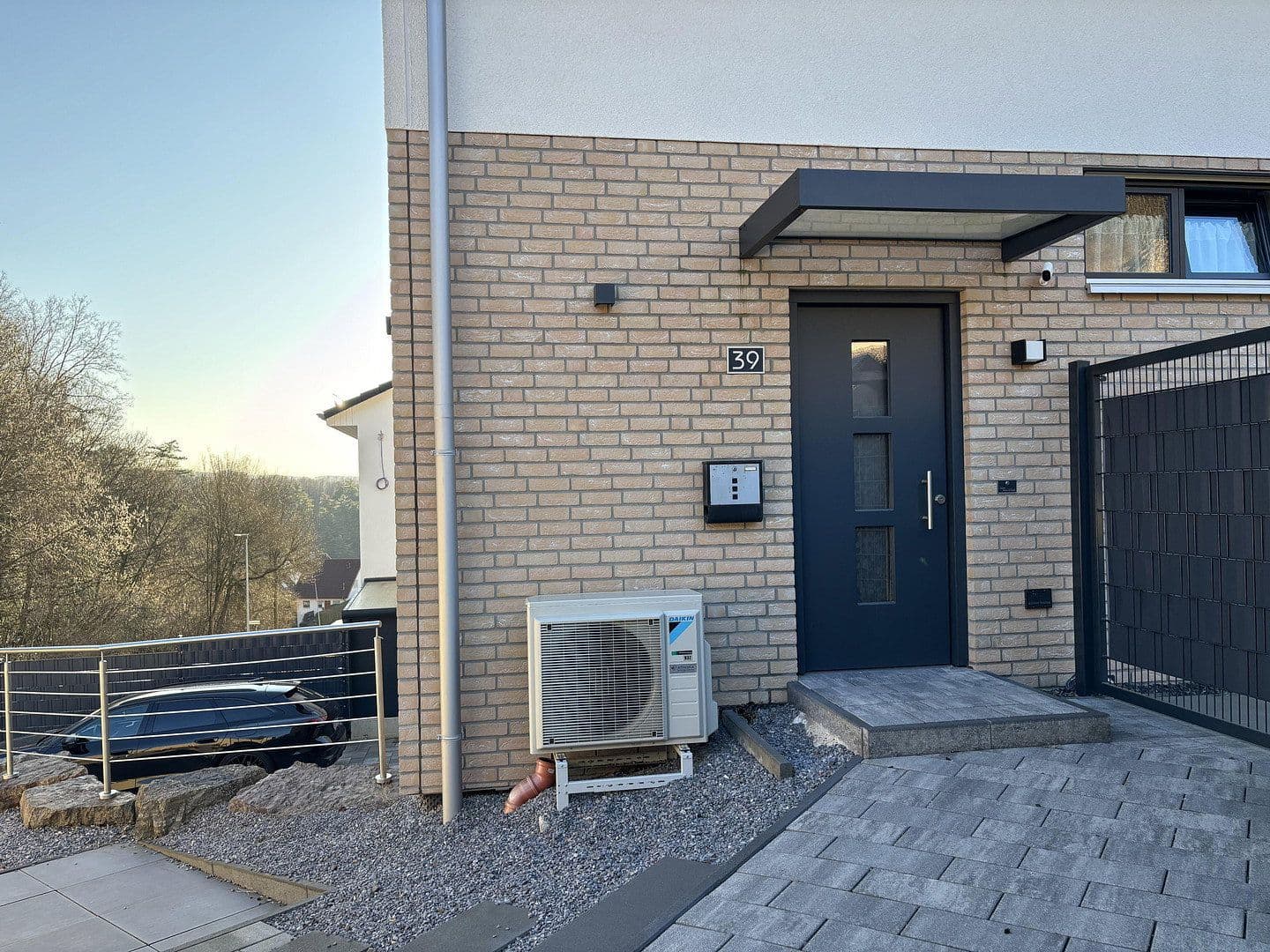 Prodej domu 148 m², pozemek 376 m², Ennepetal, Severní Porýní-Vestfálsko Prodej domu 148 m², pozemek 376 m², Ennepetal, Severní Porýní-Vestfálsko