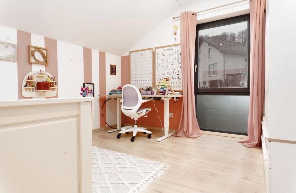 Prodej domu 148 m², pozemek 376 m², Ennepetal, Severní Porýní-Vestfálsko Prodej domu 148 m², pozemek 376 m², Ennepetal, Severní Porýní-Vestfálsko