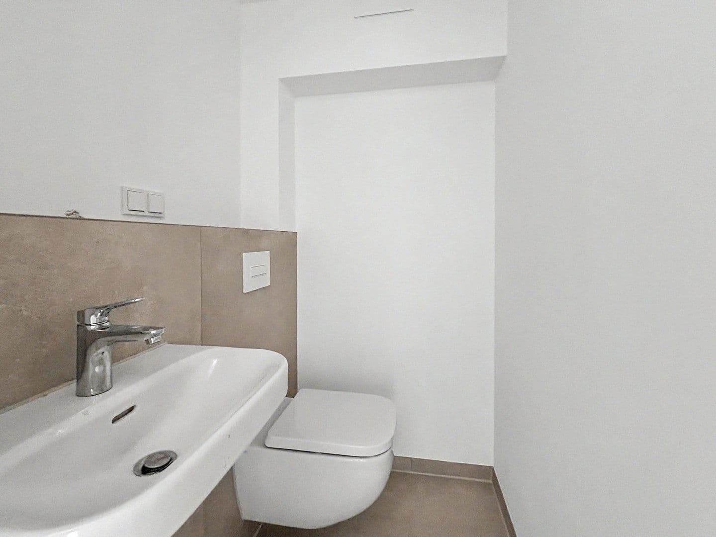 Pronájem bytu 3+1 70 m², Köln, Severní Porýní-Vestfálsko Pronájem bytu 3+1 70 m², Köln, Severní Porýní-Vestfálsko