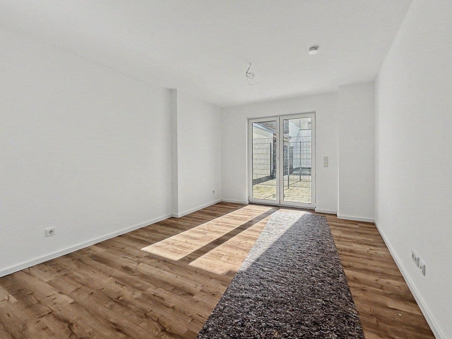 Pronájem bytu 3+1 70 m², Köln, Severní Porýní-Vestfálsko Pronájem bytu 3+1 70 m², Köln, Severní Porýní-Vestfálsko